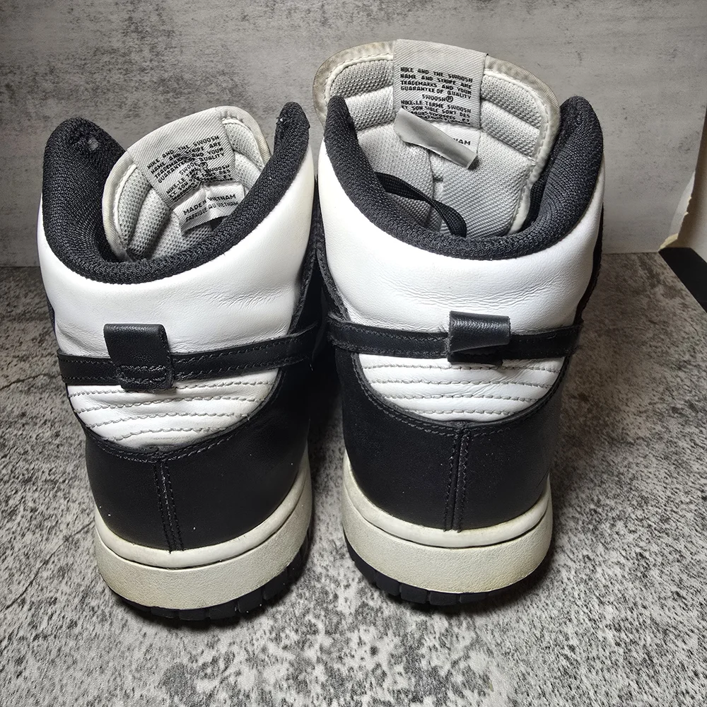 Nike Men's Black and White High-Top Sneakers
